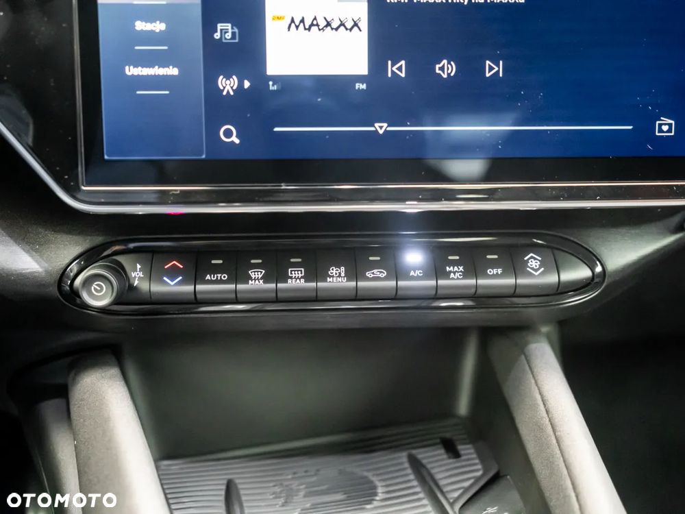 Alfa Romeo Junior 1.2 mHEV Ti eDCT - 27