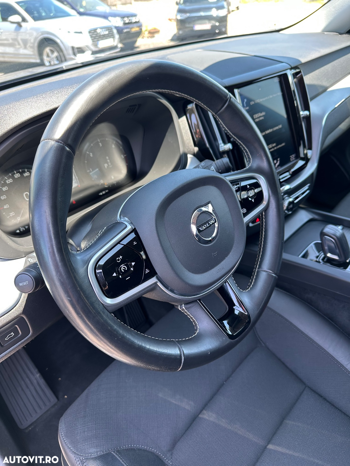 Volvo XC 60 B4 MHEV AT8 AWD Momentum - 21