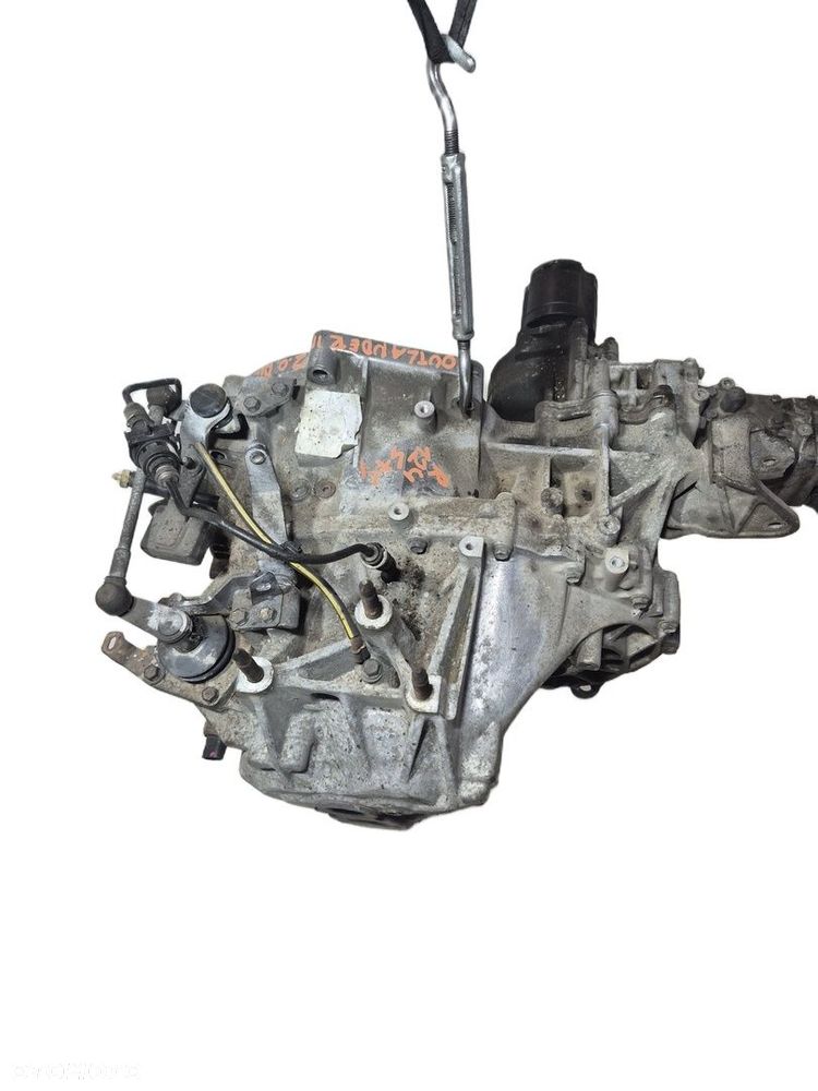 Skrzynia biegów manualna Mitsubishi Outlander II 2.0 DID 4x4 P3200A067 - 2
