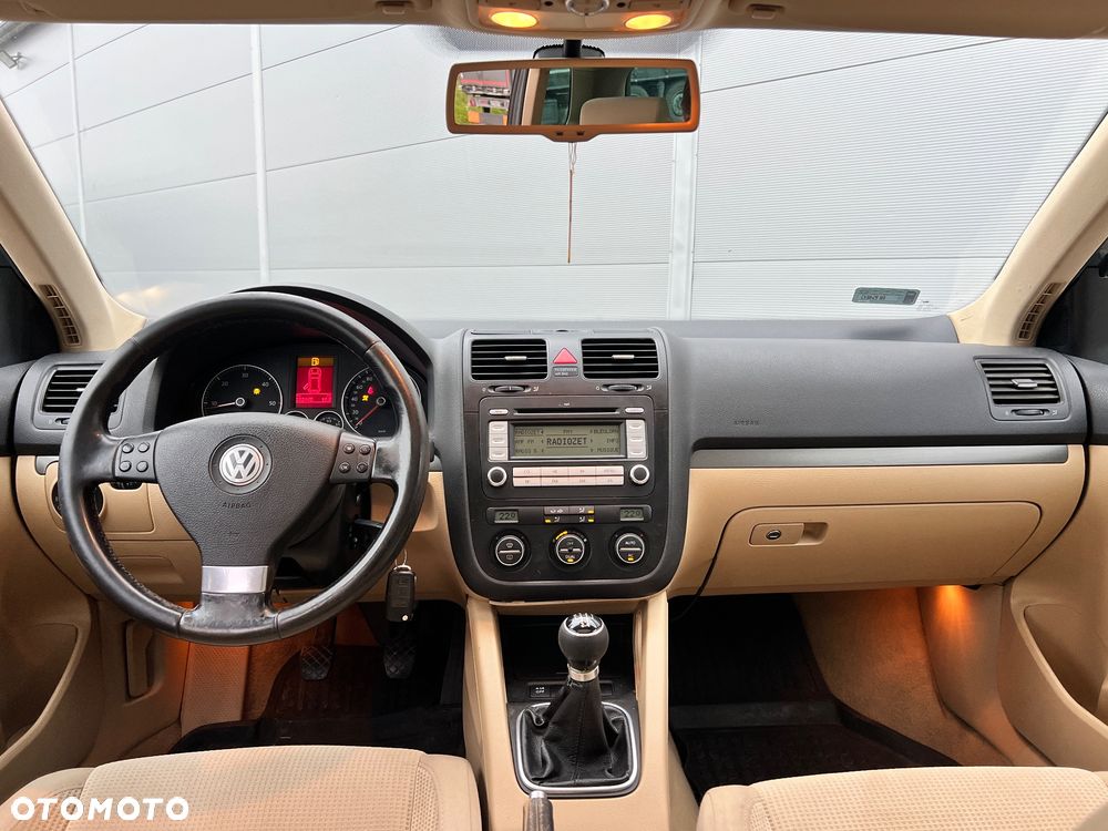 Volkswagen Golf - 16