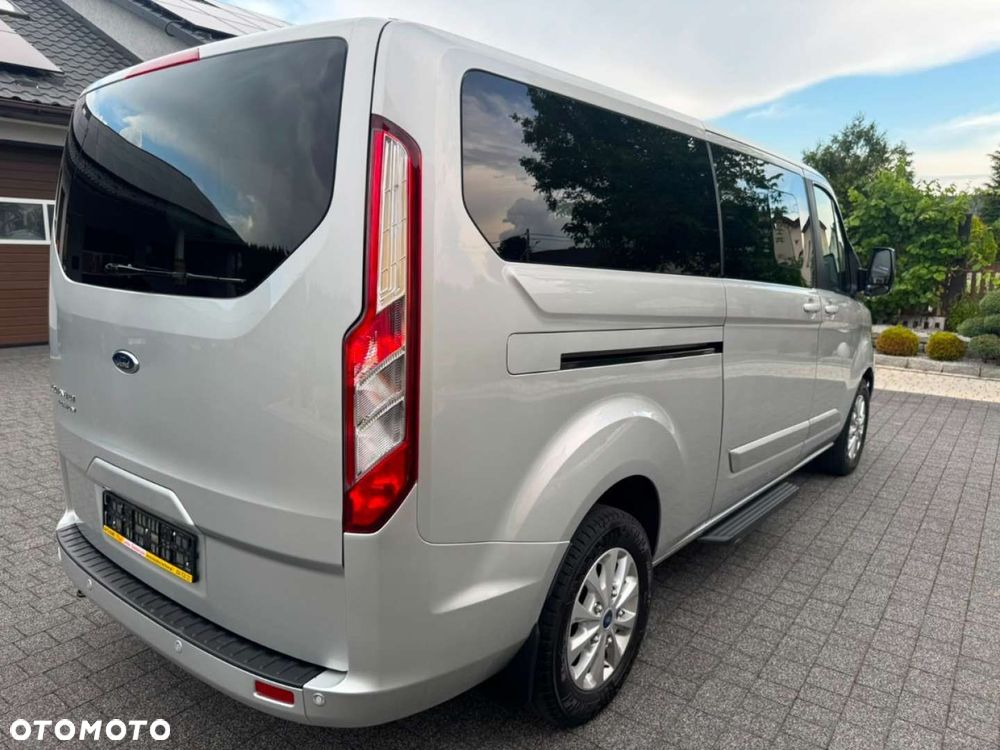 Ford Tourneo Custom - 11