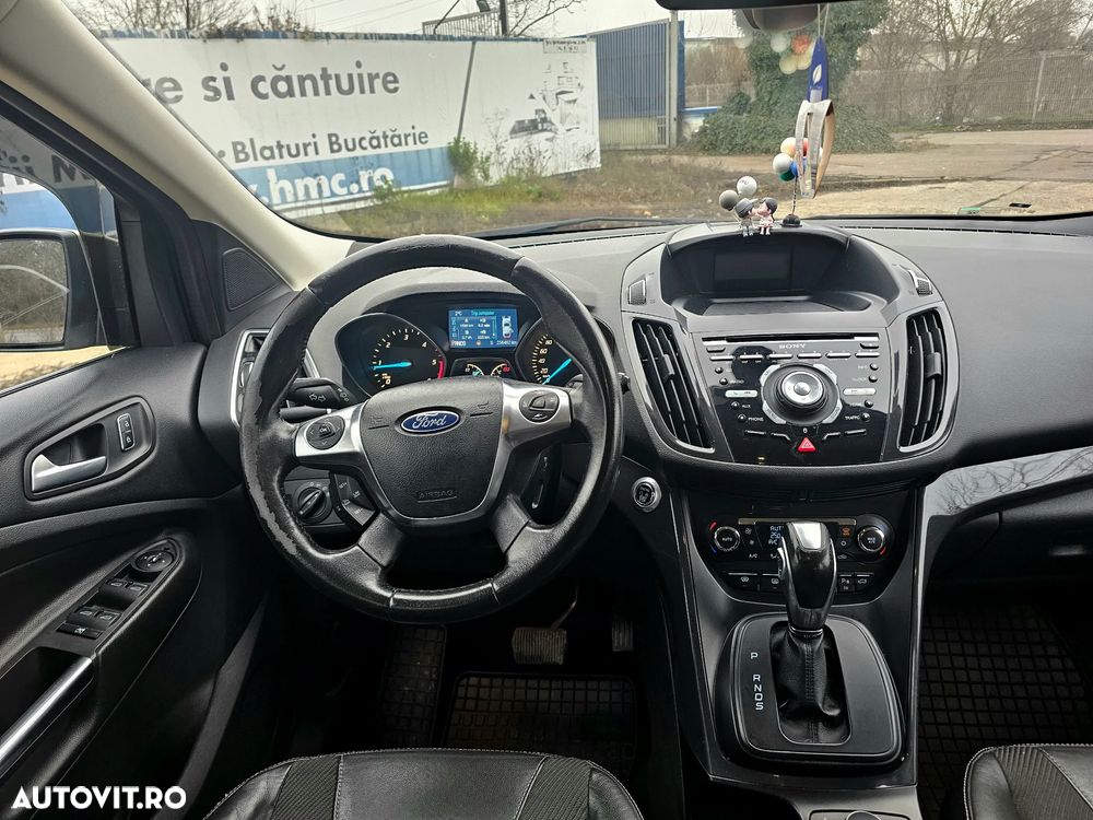 Ford Kuga 2.0 TDCi Powershift 4WD Titanium - 28