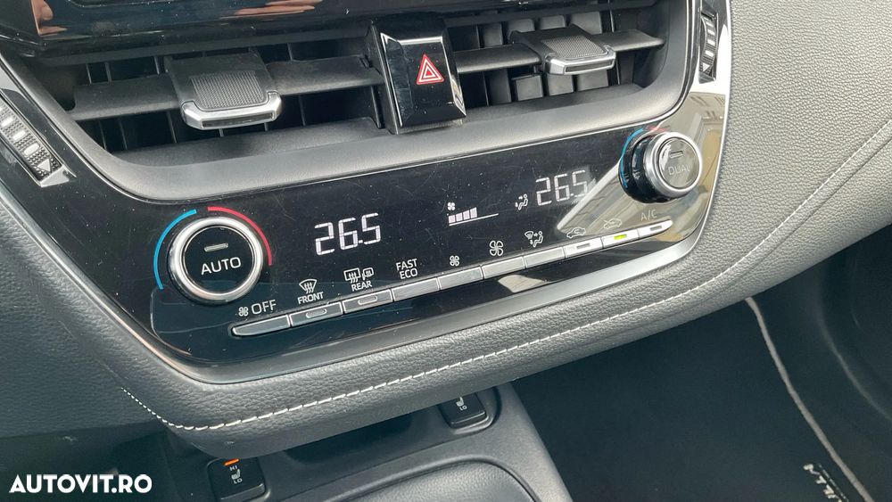 Toyota Corolla 1.8 HSD Dynamic - 13