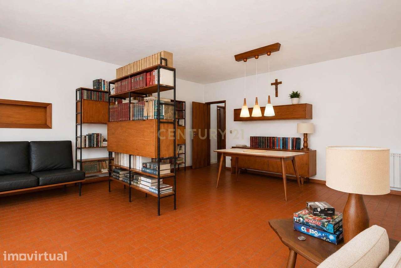 T6+1 em 1066 m2 de tranquilidade, para remodelar ou investir - Grande imagem: 5/51