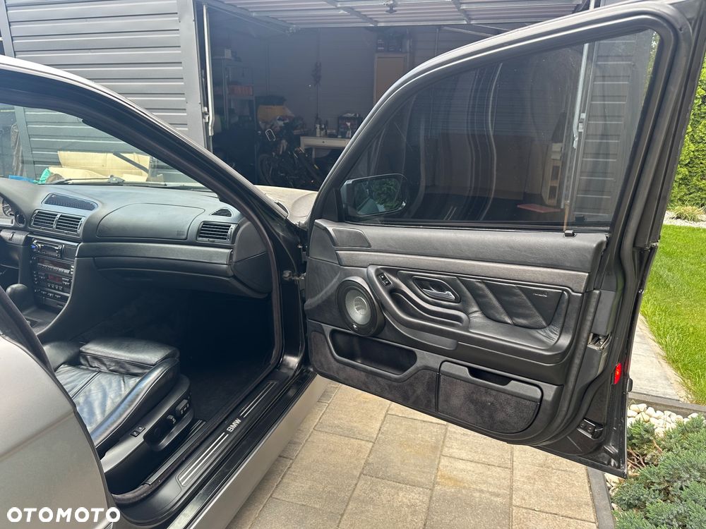 BMW Seria 7 - 34
