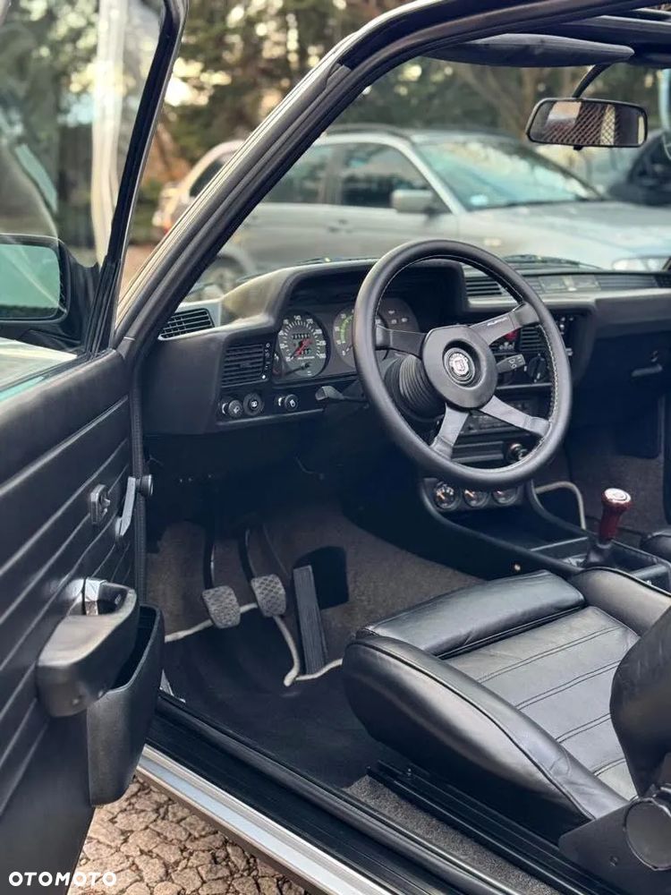 BMW Seria 3 323i - 23