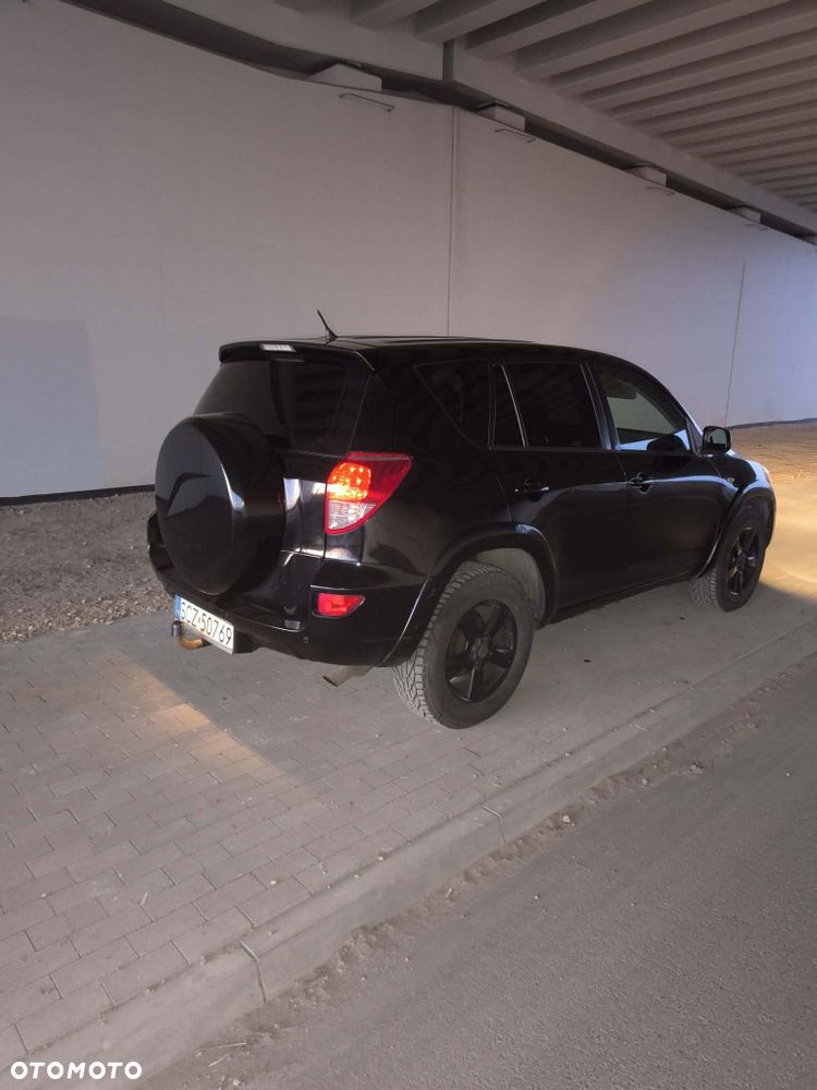 Toyota RAV4 - 1