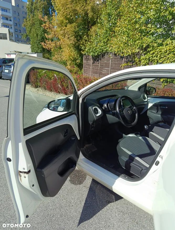 Toyota Aygo x-play - 15