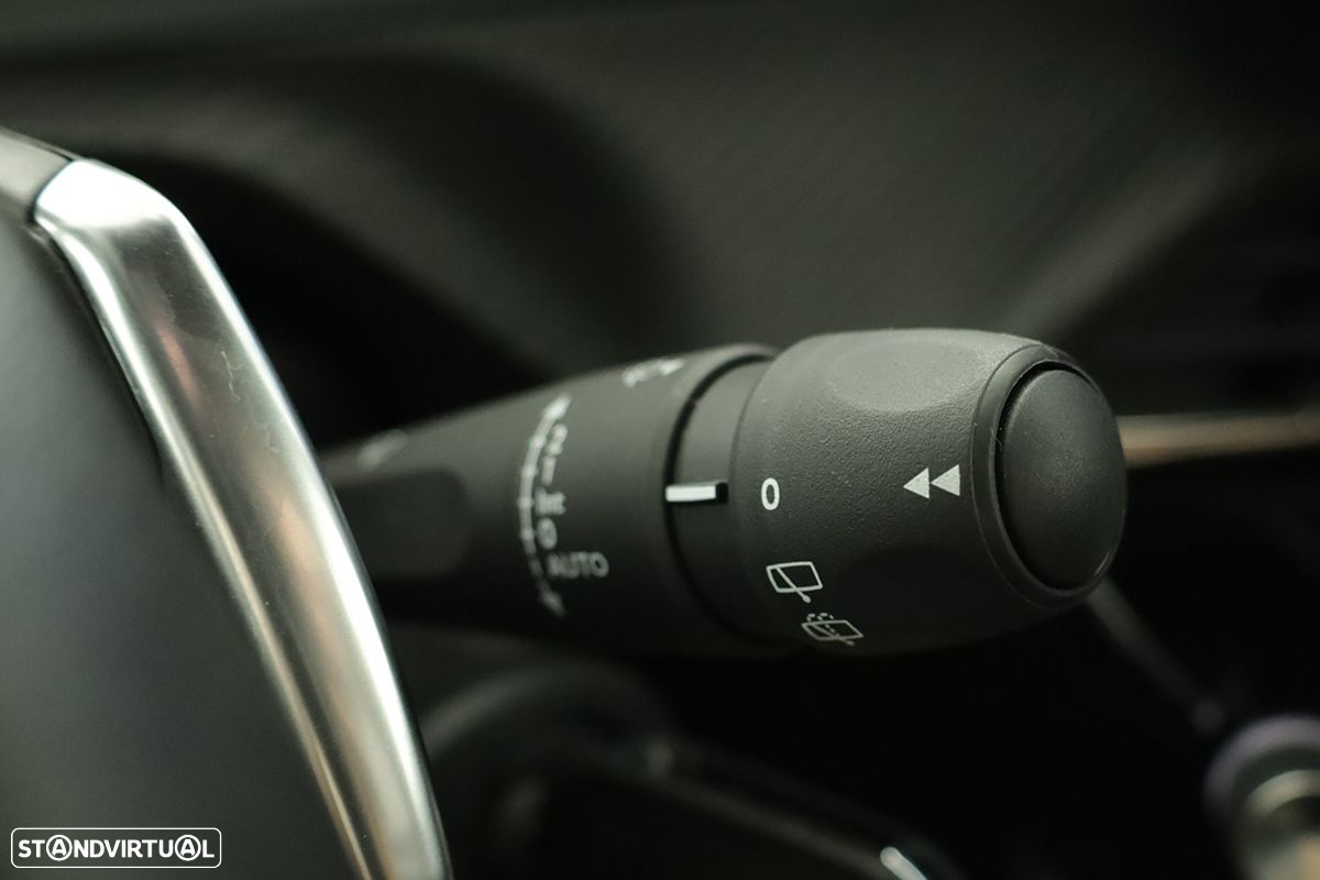 Peugeot 2008 1.2 PureTech Allure EAT8 - 20