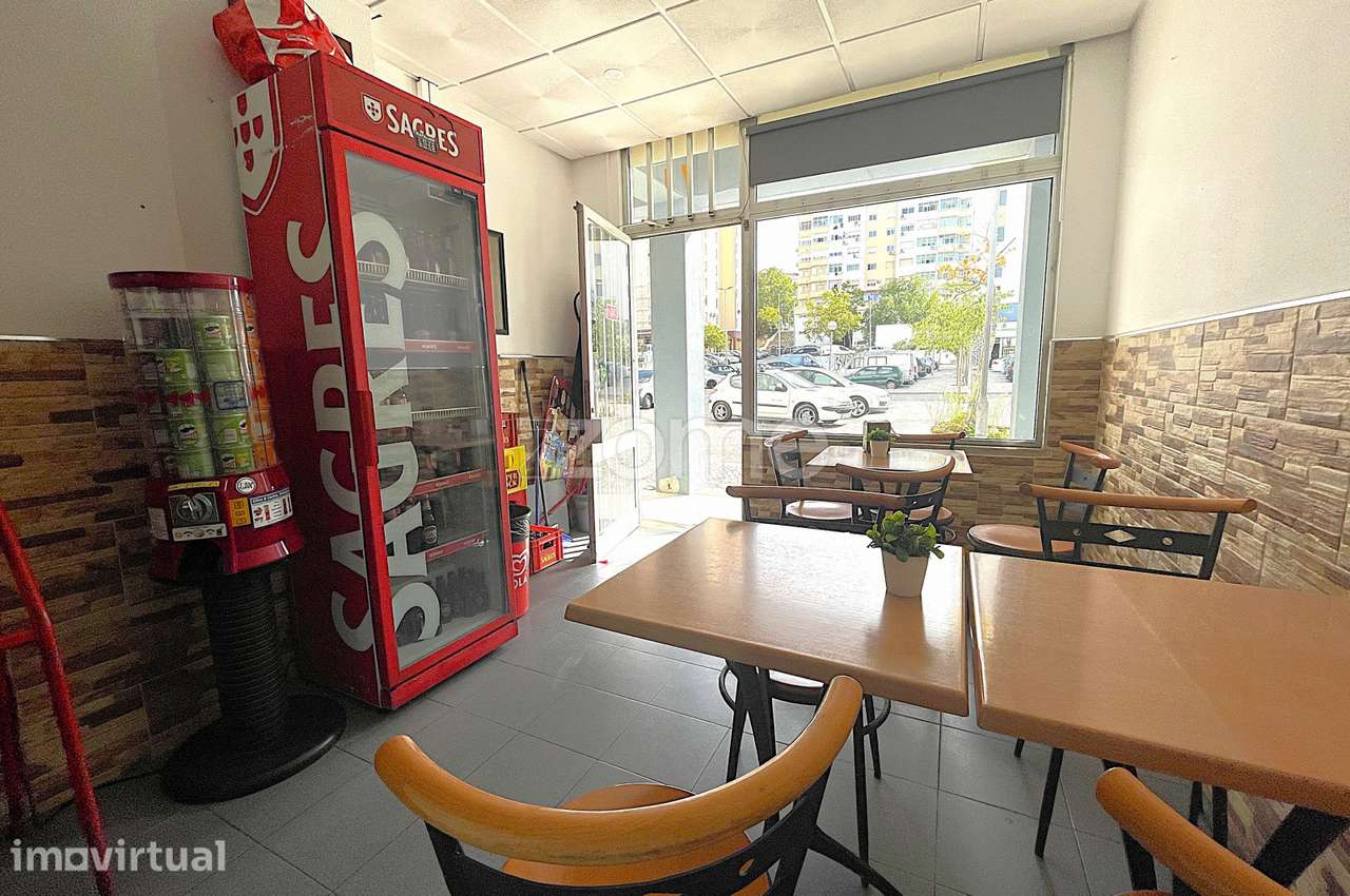 CAFÉ PARA TRESPASSE Laranjeiro/Almada - Grande imagem: 4/16