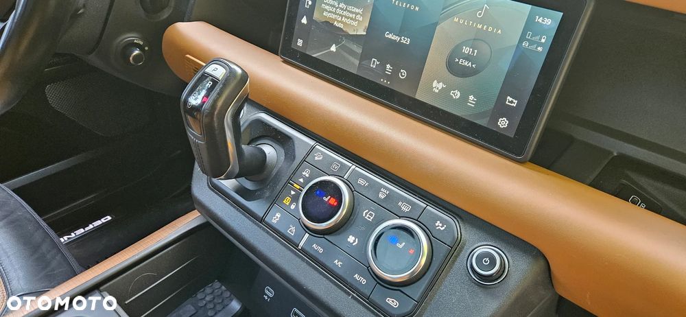 Land Rover Defender 110 P400e X-Dynamic SE - 28