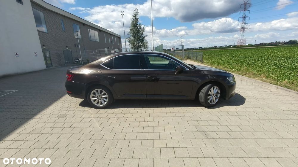 Skoda Superb 2.0 TDI Style - 6