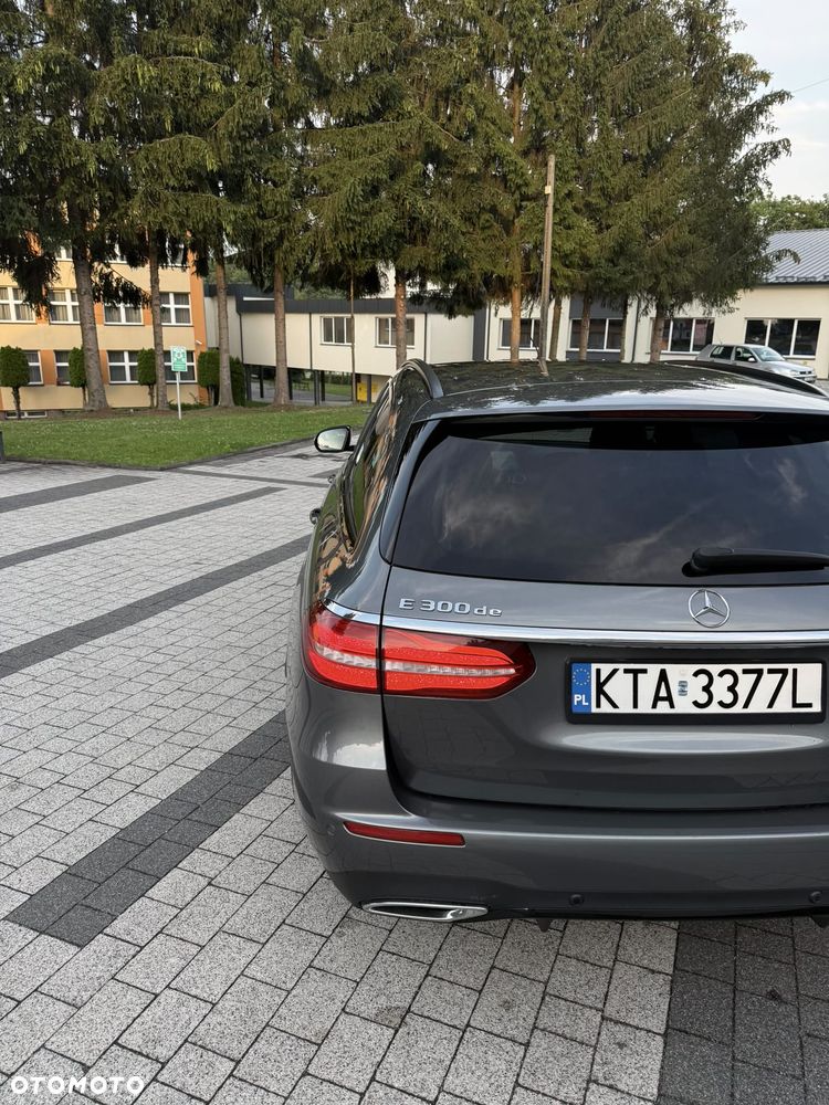 Mercedes-Benz Klasa E 300 de AMG - 13