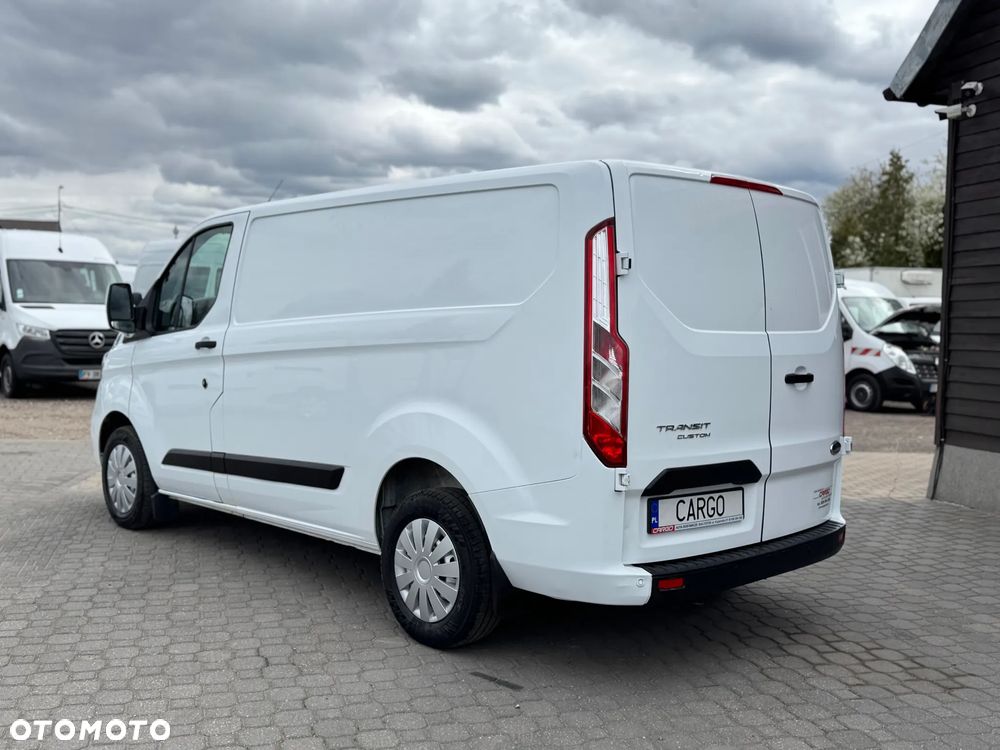 Ford CUSTOM - 5
