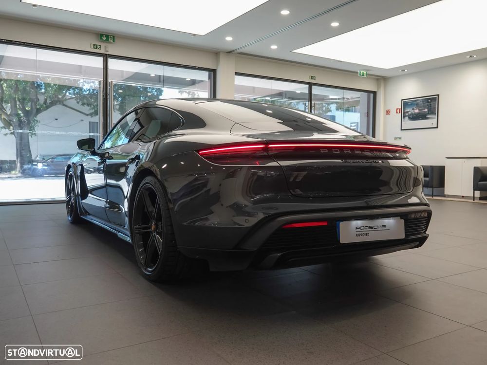 Porsche Taycan Turbo S - 3