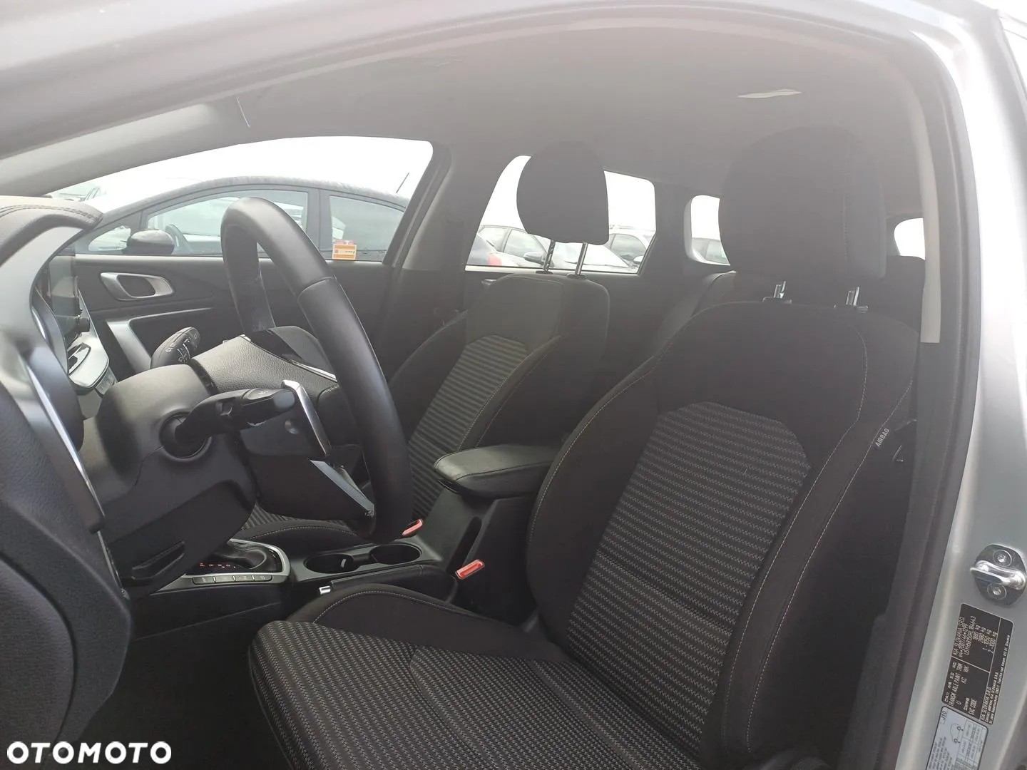 Kia Ceed 1.5 T-GDI M DCT - 11