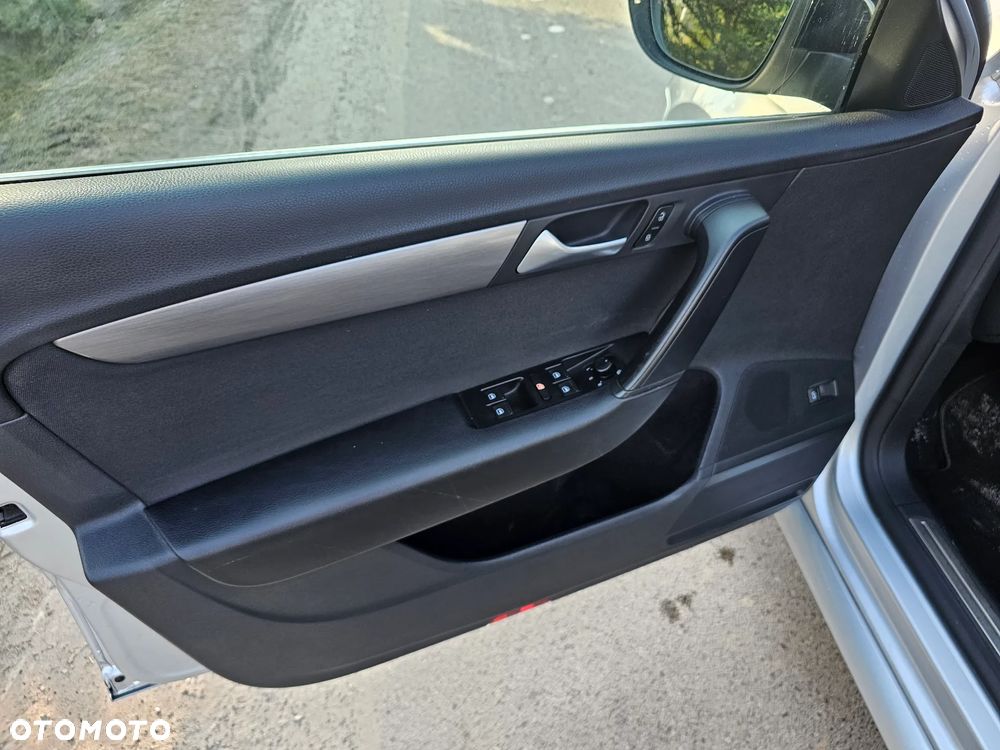 Volkswagen Passat 2.0 TDI BlueMotion Technology Highline - 12