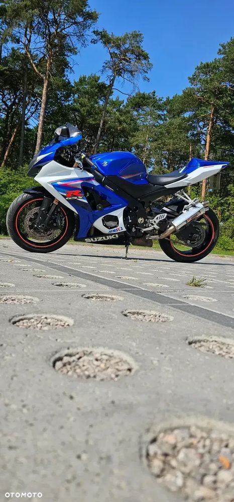 Suzuki GSX-R - 1