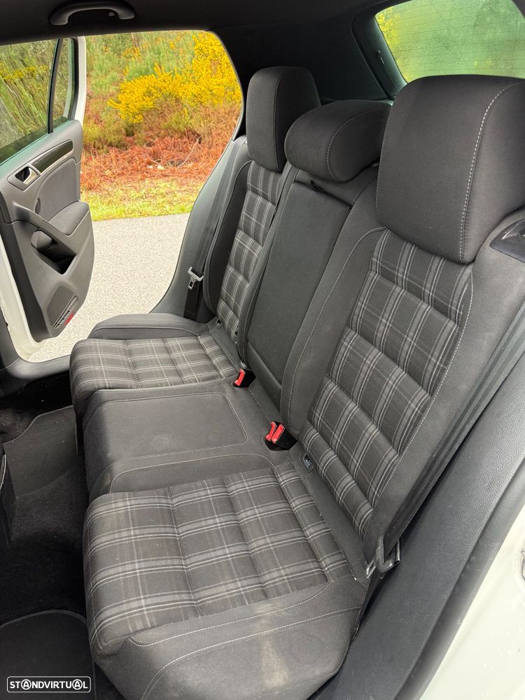 VW Golf 2.0 TDi DPF GTD - 6