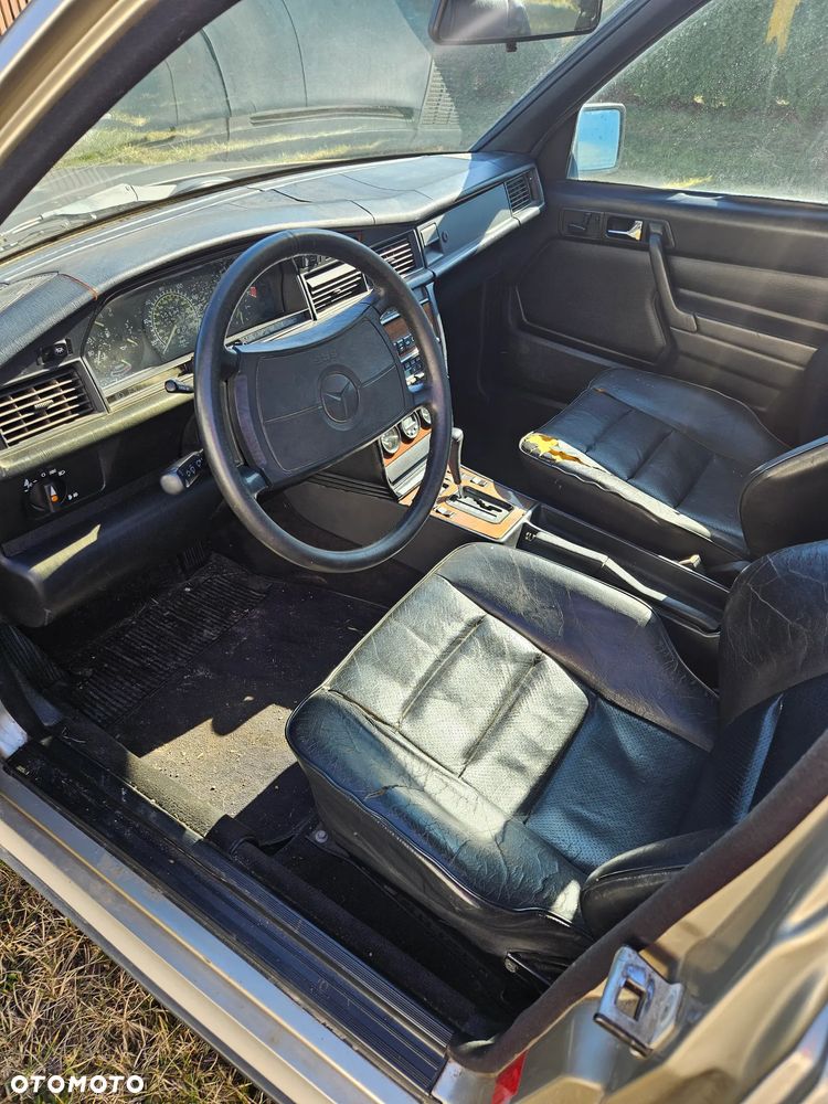 Mercedes-Benz W201 (190) - 7