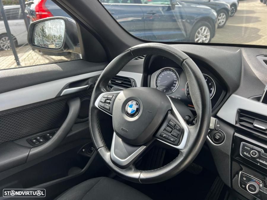 BMW X1 25 e xDrive Corporate Edition - 8