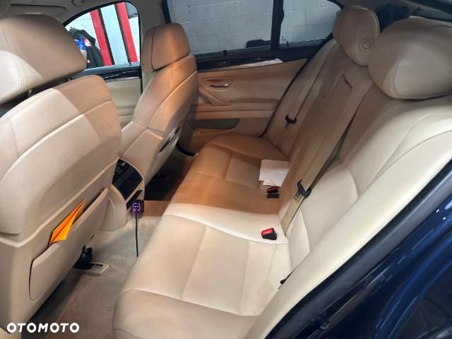 BMW Seria 5 535i xDrive - 11