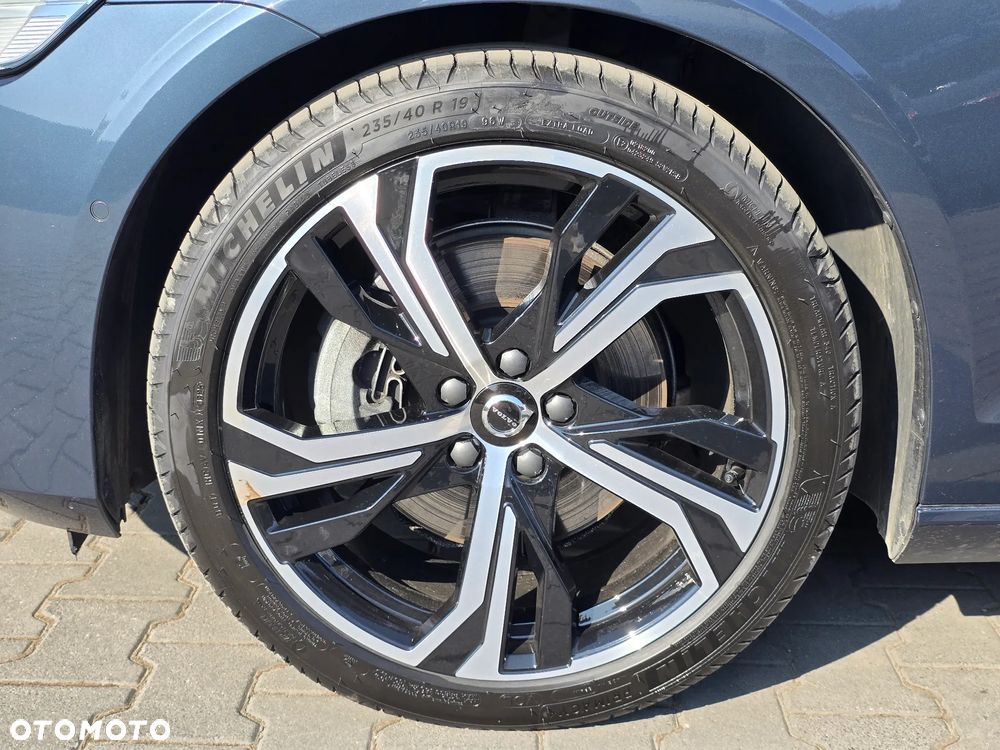 Volvo V60 B4 B DKG Plus Dark - 24