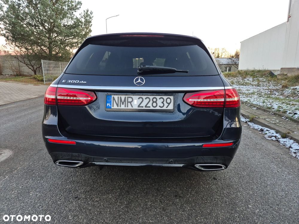 Mercedes-Benz Klasa E 300 de AMG - 6