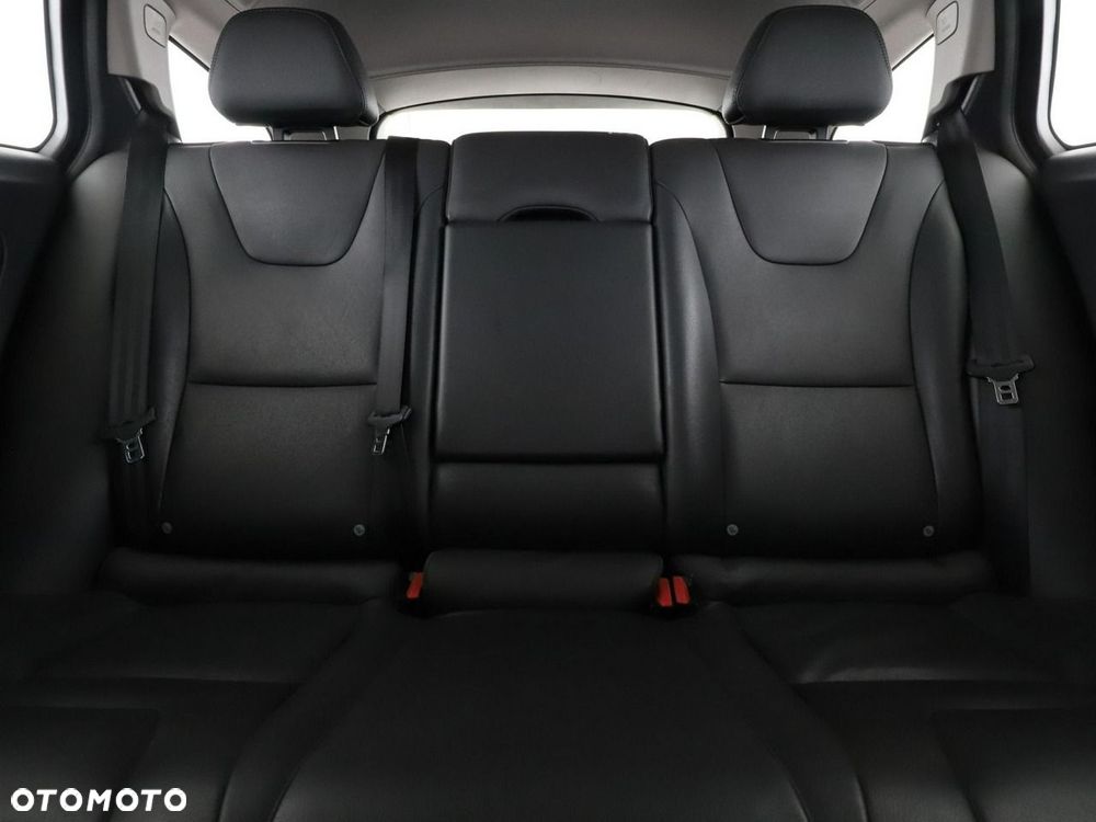 Volvo V60 D2 Summum - 19