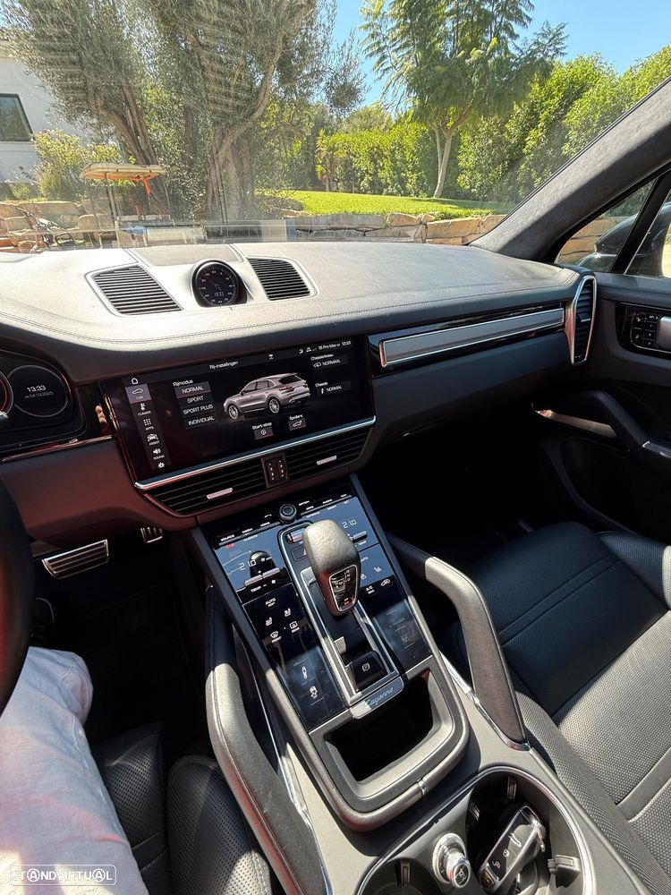Porsche Cayenne Turbo - 21