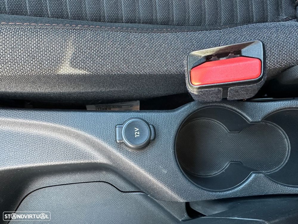 Peugeot 208 1.2 PureTech Allure EAT8 - 28