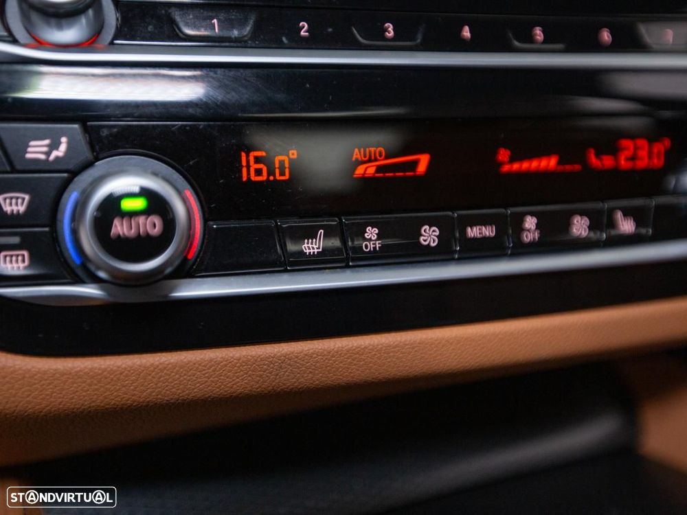 BMW 530 e Pack 50 anos M - 21