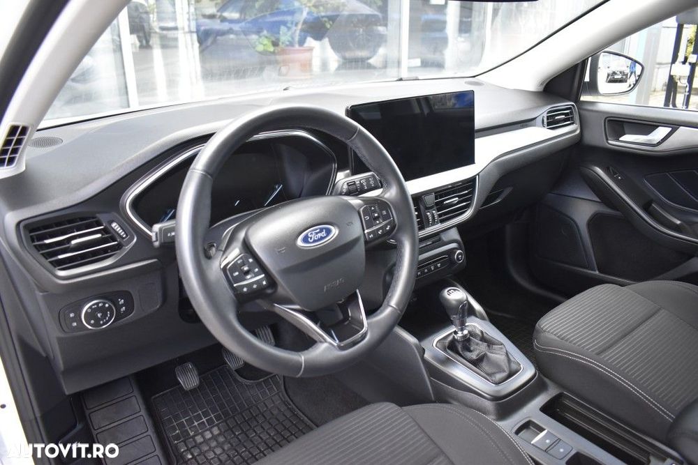 Ford Focus 1.0 EcoBoost 6MT MHEV Titanium - 38