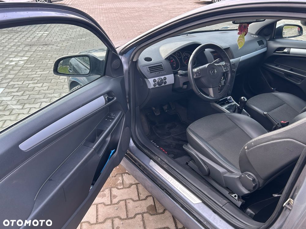 Opel Astra 2.0 T Cosmo - 24