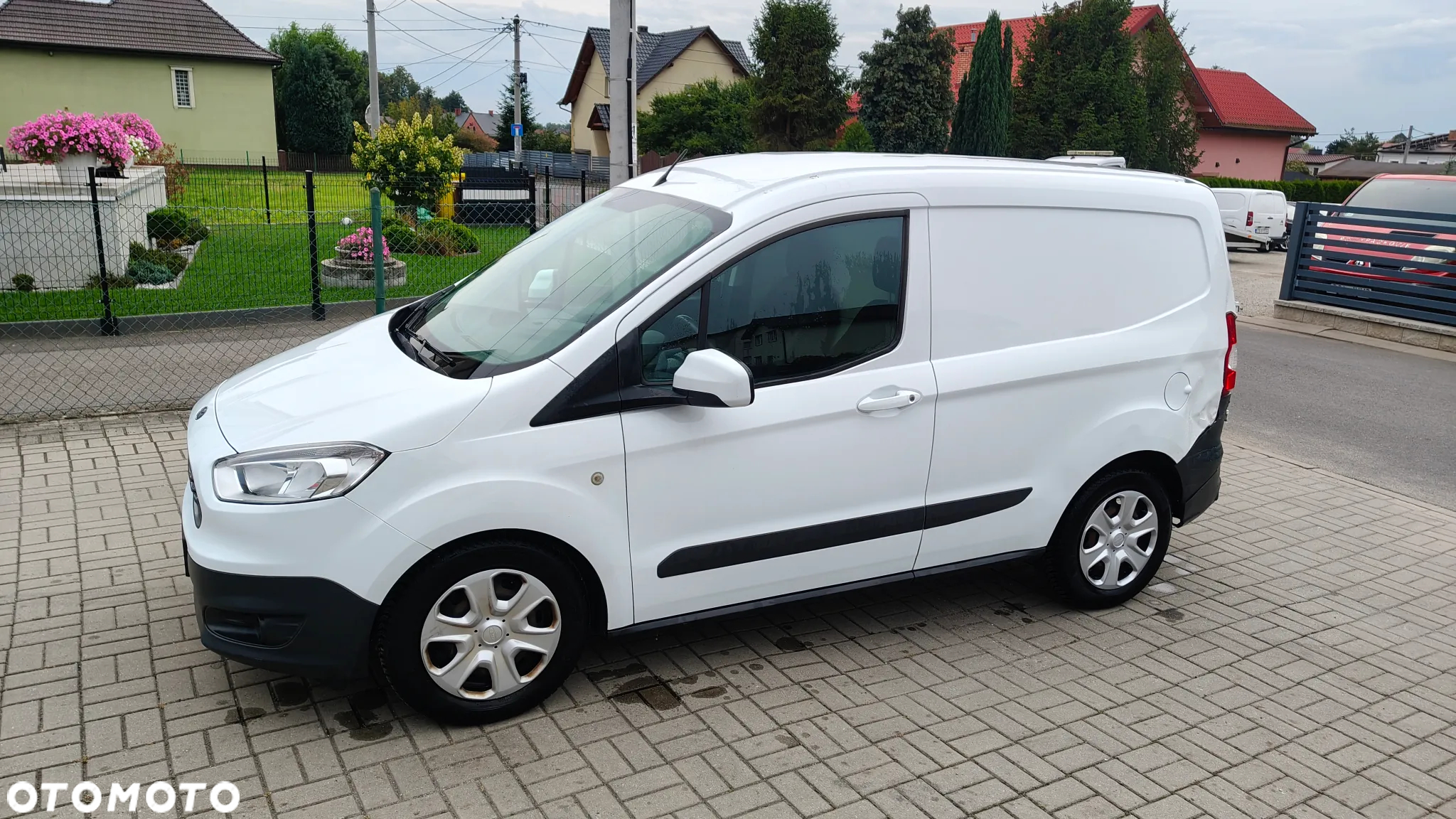 Ford Transit Courier - 3