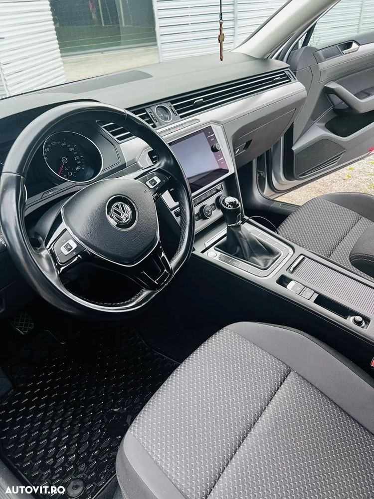 Volkswagen Passat 2.0 TDI Comfortline - 3