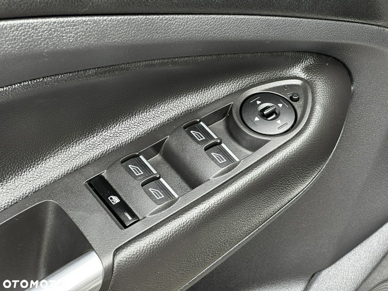 Ford Kuga 2.0 TDCi 2x4 SYNC - 27