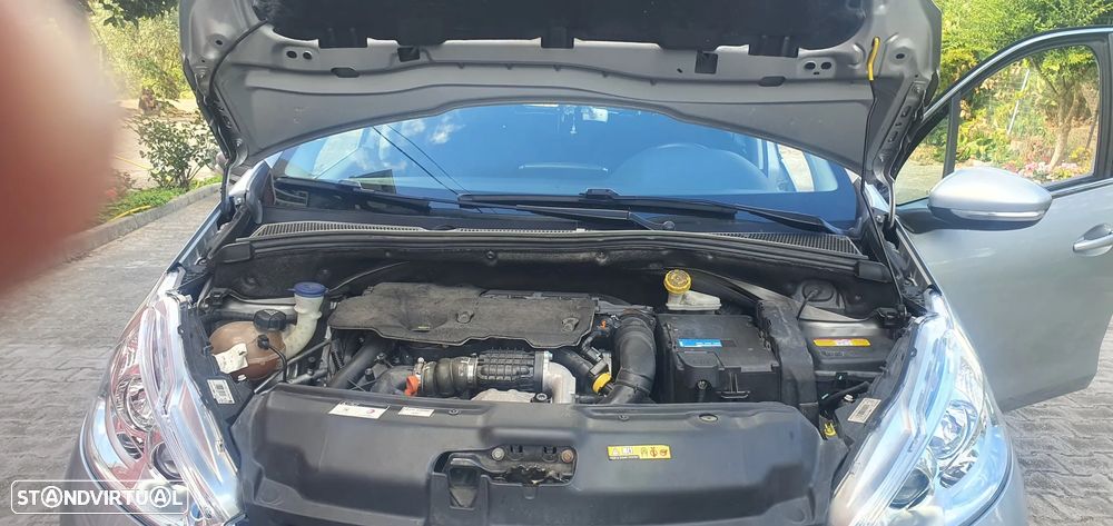 Peugeot 208 e-HDi FAP 92 EGS6 Stop&Start Allure - 5