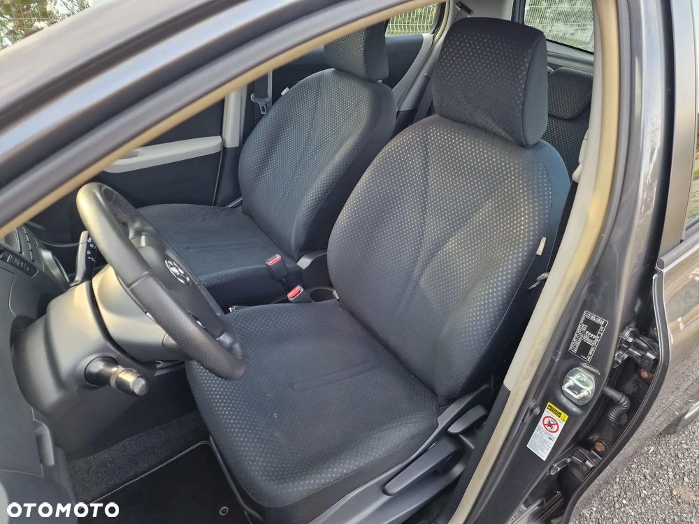 Toyota Yaris 1.33 VVT-i Executive - 11