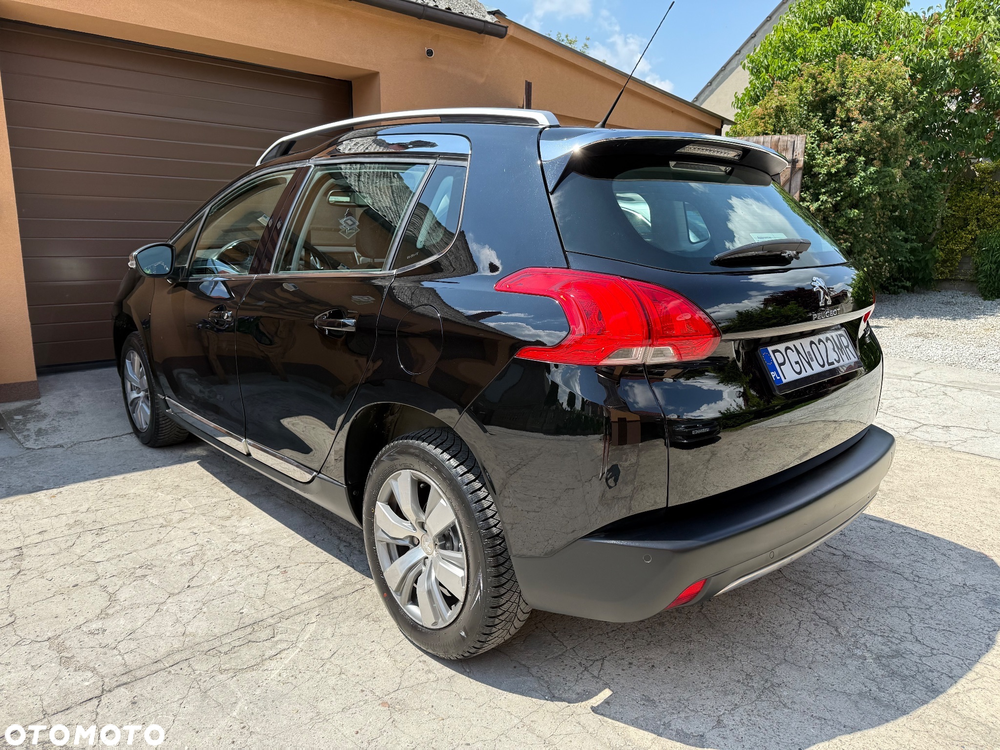 Peugeot 2008 1.2 Pure Tech Allure S&S - 5