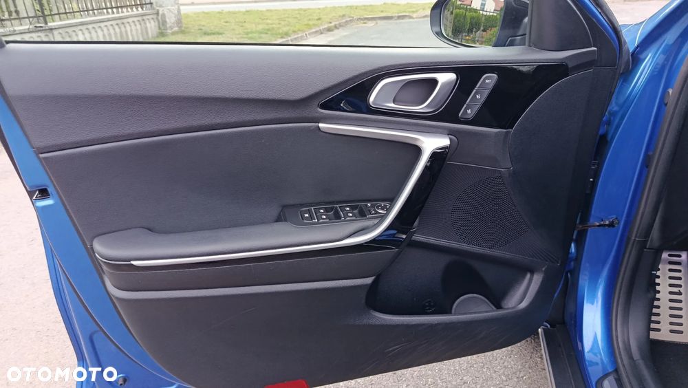 Kia XCeed 1.6 GDI PHEV L Business Line DCT - 24