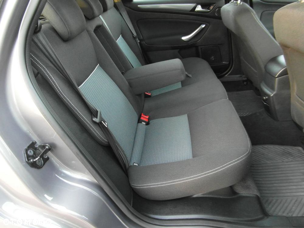 Ford Mondeo 2.0 Trend X - 34