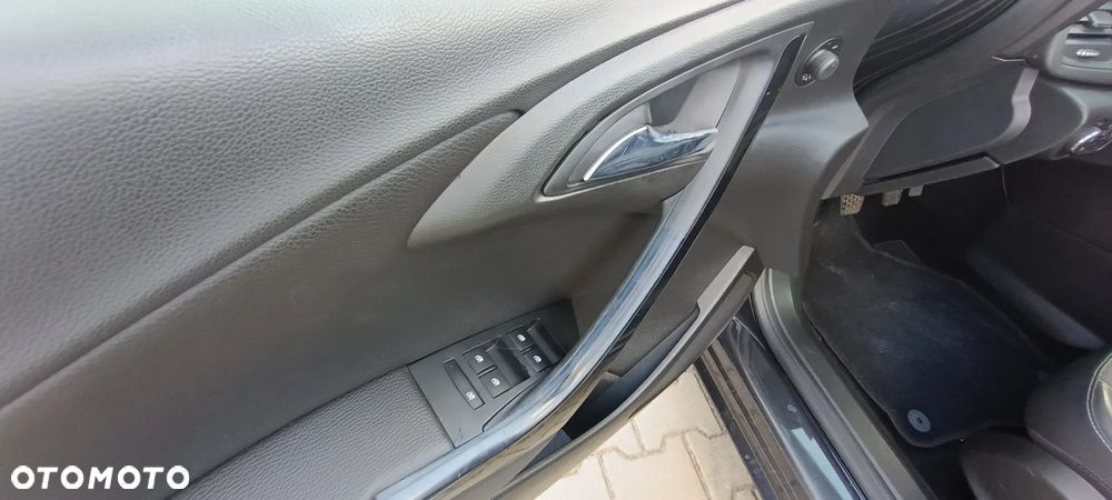 Opel Astra 1.4 Turbo Cosmo - 17