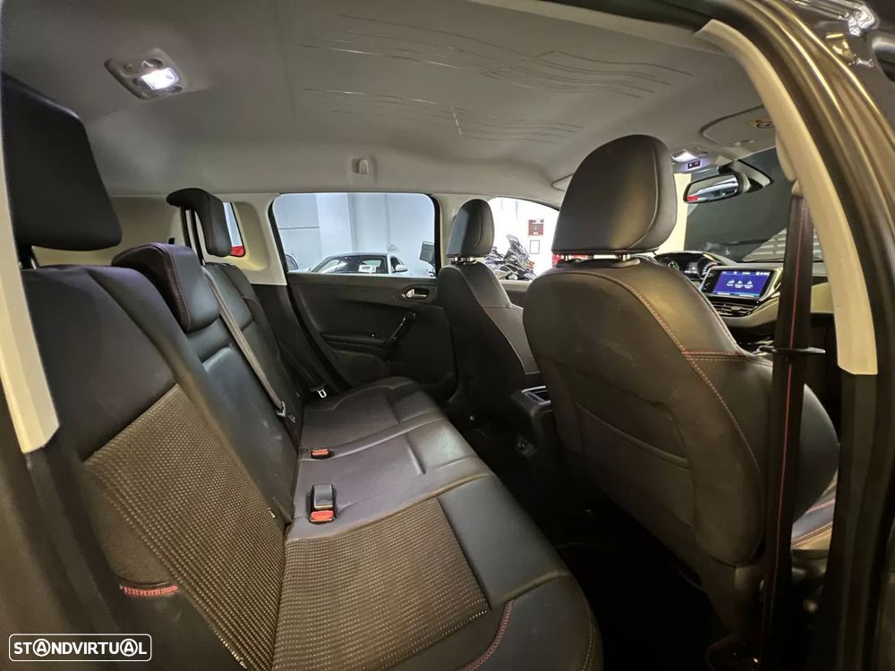 Peugeot 2008 1.2 PureTech GT Line — fotografia 34