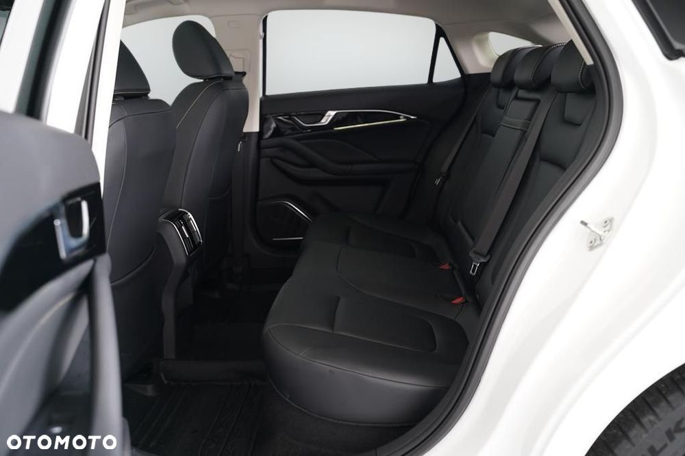 Bestune B70 2.0T Elegance - 12