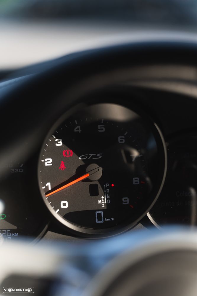 Porsche 911 Série F - 15