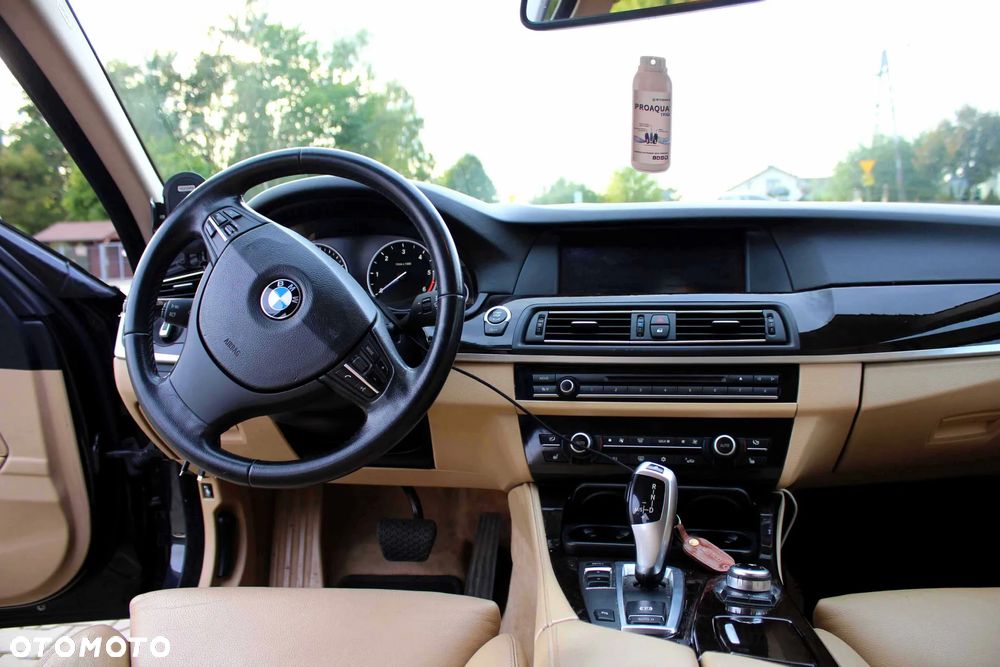 BMW Seria 5 525d - 15