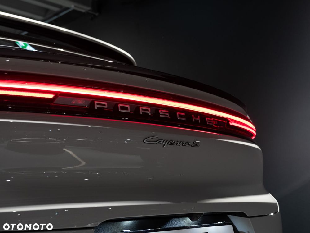 Porsche Cayenne S E-Hybrid PHEV - 17