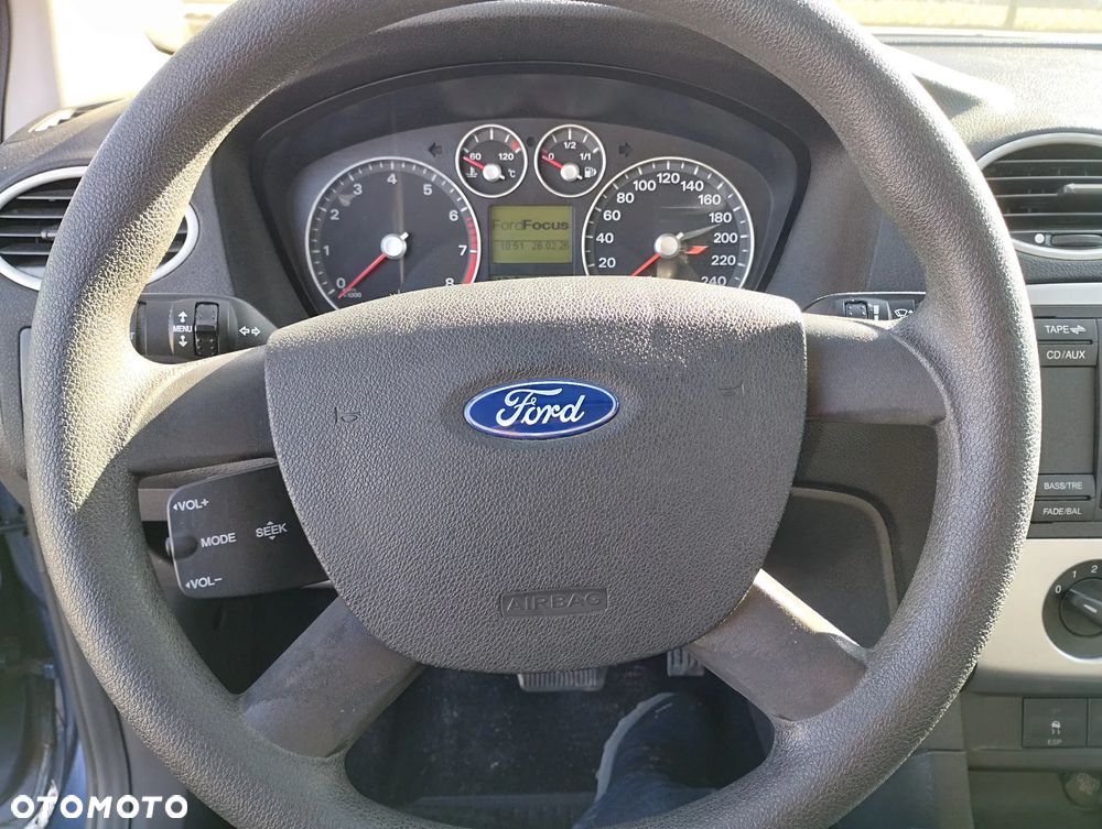 Ford Focus 1.6 16V Fun X - 10