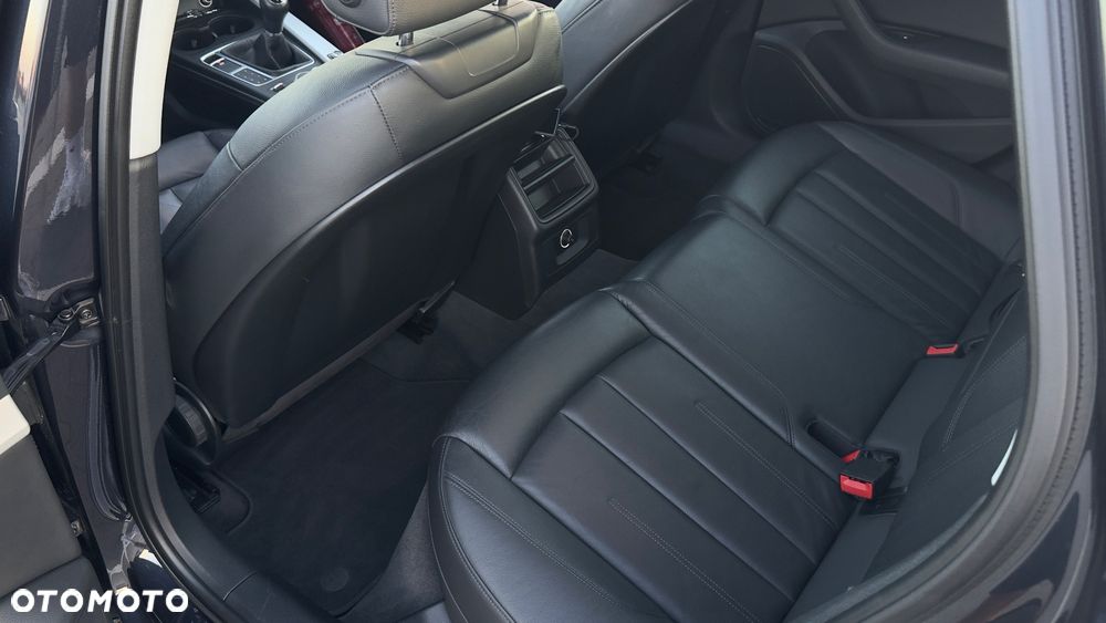 Audi A4 Avant 2.0 TDI - 10